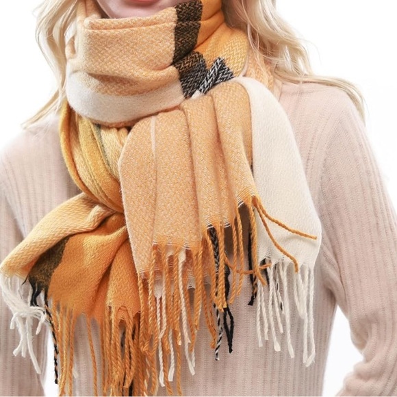 Gorgeous Fall Colors Shawl/Wrap/Scarf With Frindge💛🧡 - Picture 5 of 6